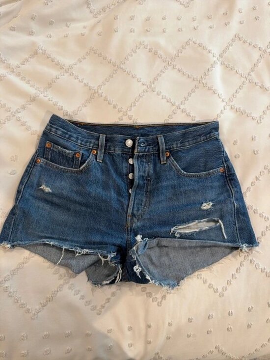 Levi's Pants - Levi's high waisted button fly jean shorts W28